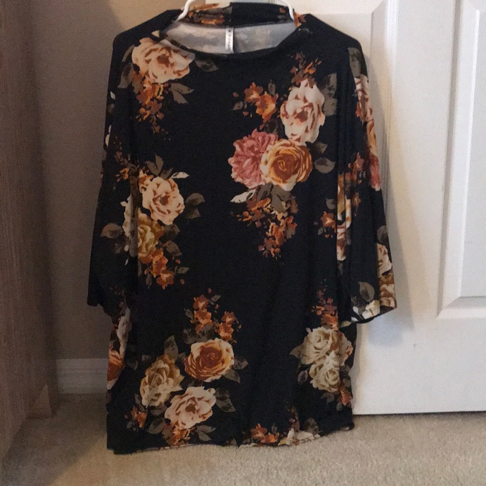 Piphany Floral Top - Picture 4 of 4